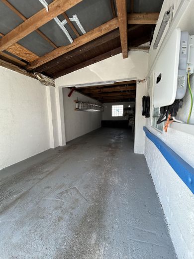 Garage mit Doppelstellplatz