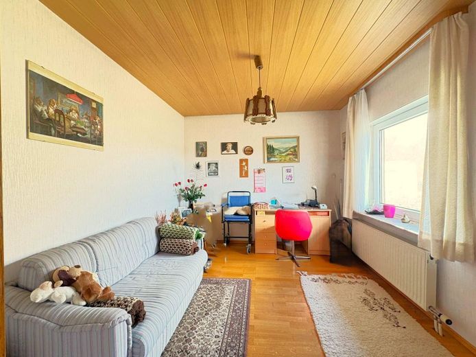 Zwei Häuser, viele Möglichkeiten: Bungalow & vielseitig nutzbares Zweithaus auf großem Grundstück – Arbeitszimmer Bungalow