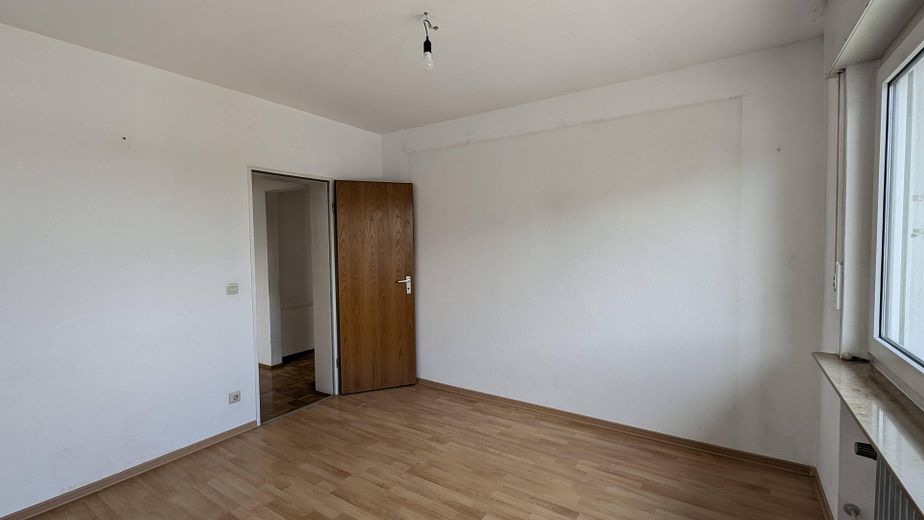 Provisionsfreie attraktive 3,5-Zimmer-Eigentumswohnung mit Garage in ruhiger Lage – Schlafzimmer