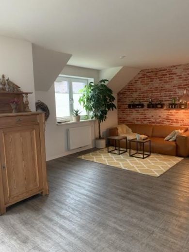 Moderne 3-Raum-Maisonette-Wohnung mit Dachterasse in Seevetal direkt vom Eigentümer – Wohnbereich