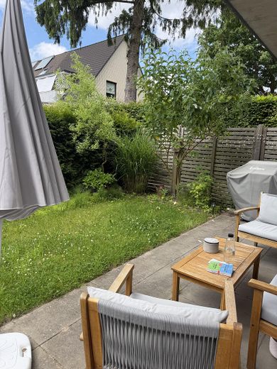 Groß Flottbek: 2,5 Zimmer mit kl. Garten in grüner Lage (WG 1) – Terrasse mit Garten