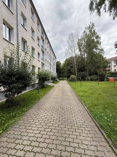 Gemütliche und vermietete 3-Zimmer mit Laminat, Balkon, Stellplatz und Wannenbad in ruhiger Lage! – PHOTO-2025-07-23-17-45-35_3