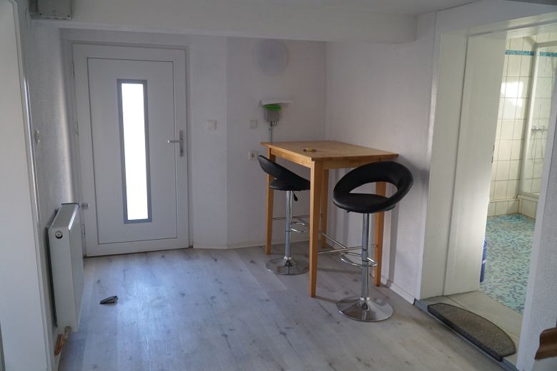 Vollständig renoviertes und modernisiertes 5-Zimmer-Einfamilienhaus in Eichendorf – Flur EG