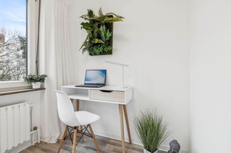 Bright & ready-to-move-in apartment SB-Eschberg, commission-free from the owner – Arbeitsbereich