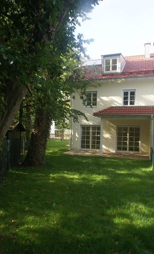 Garten+überdachte Terasse