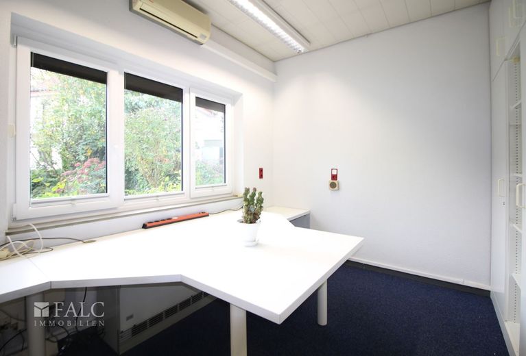 Charmantes Haus mit vielfältigen Nutzungsmöglichkeiten - Wohnen &amp; Gewerbe unter einem Dach – Büro