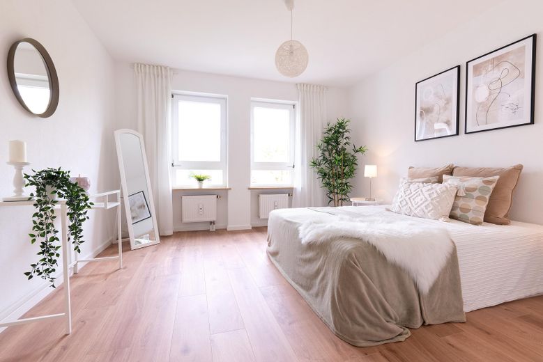 Apartamento de 3 habitaciones recién renovado con garaje subterráneo * libre para ocupar y sin comisión * – Schlafzimmer