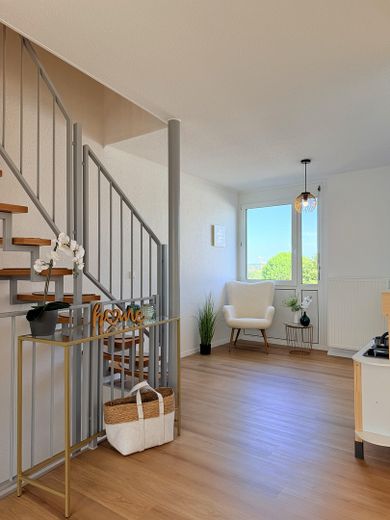 -Senza commissioni- senza pensieri e subito pronto per essere abitato: casa a schiera con giardino e garage privato – Lese-Ecke