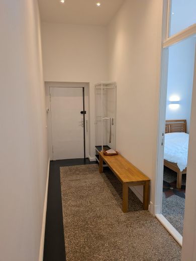 Berlin-Wilmersdorf’da hemen taşınılmaya uygun, yeni yenilenmiş, tamamen mobilyalı 85 m² eski bina dairesi – Fotoğraf 10