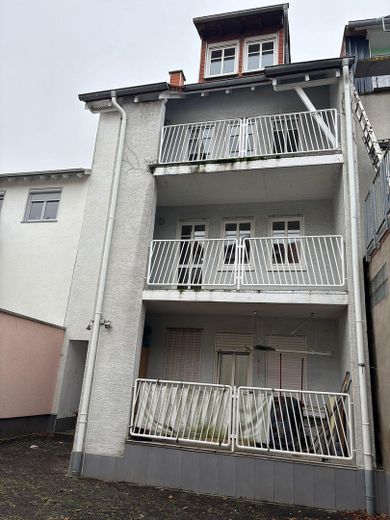 Provision frei! Gepflegtes 4 Familienhaus in Innenstadtlage von Worms – – Rückansicht