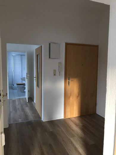 Flur Blick in Schlafz. und Bad