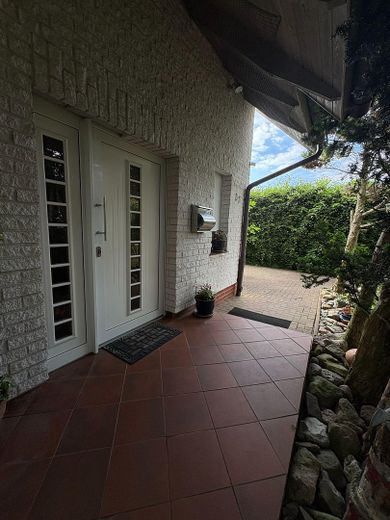Ostseenähe-Massiv gebautes Einfamilienhaus zwischen Hansestadt und Ostsee – Foto 2