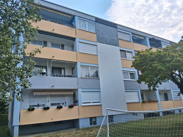 Helle 69,4-m²-Eigentumswohnung in Neuburg a. d. Donau 3. OG, sofort frei, VB 215.000 € – Foto 2