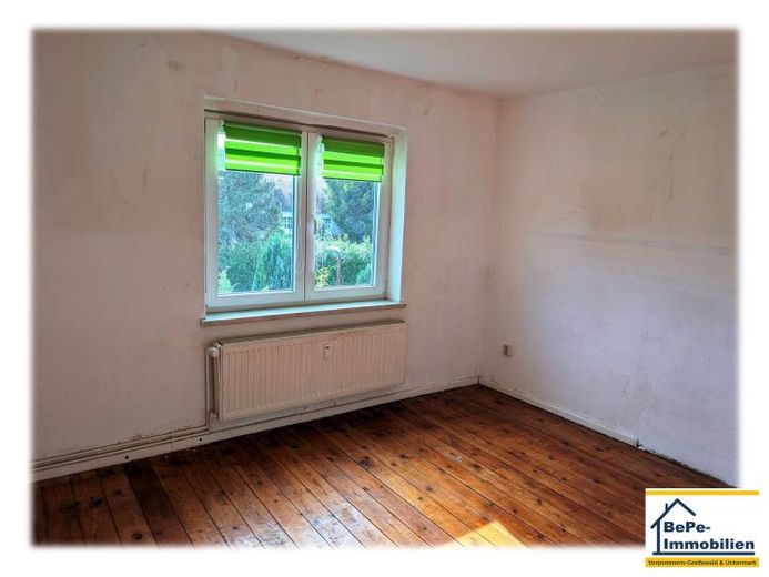 BePe-Immobilien- Anklam'da arsasıyla birlikte kısmen kiralanmış sıra sonu ev – Fotoğraf 1