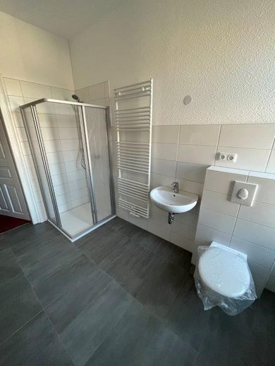 Tamamen kiralanmış konut ve iş binası, %8 getiriyle – Fotoğraf 13