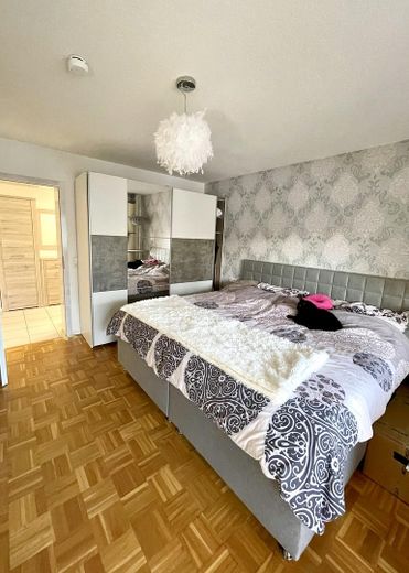 PROVISIONSFREI & kurzfristig verfügbar – ein Zuhause zum Wohlfühlen mit Terrasse & Balkon – Schlafzimmer