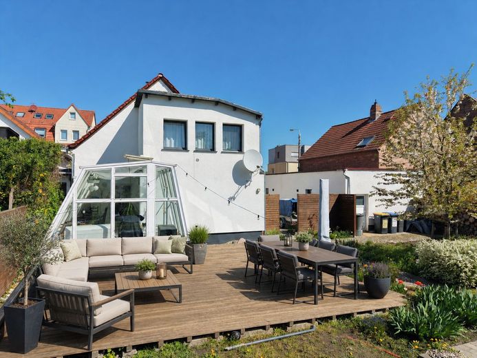 EFH Nietleben – Terrasse (KI generiert)