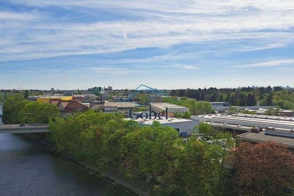 Office space with large terrace area in direct waterfront location on the Teltow Canal in Berlin-Tempelhof!