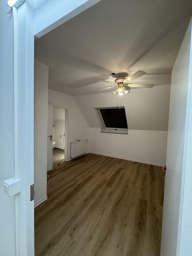 Schlafzimmer geschl. Rollo