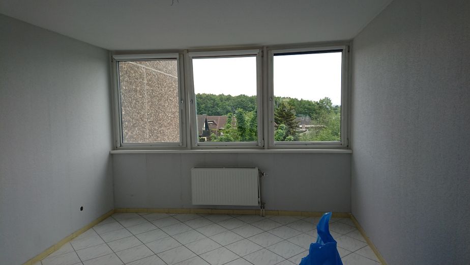 3 Zimmerwohnung mit Einbauküche in Kerpen-Brüggen zu vermieten – Schlafzimmer vor Renovierung