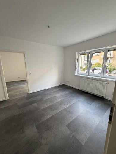 Renovierte 4-Zimmer-Wohnung mit Balkon – Foto 3