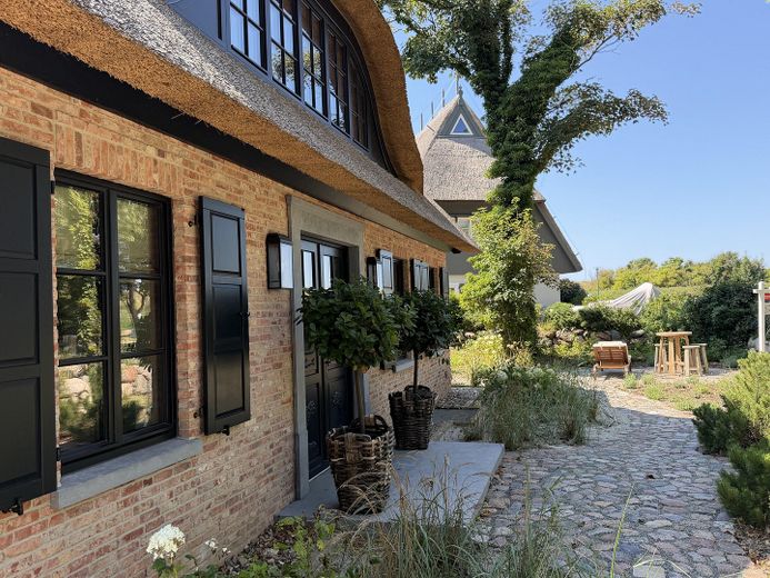 TRAUMHAUS in erster Reihe von Ahrenshoop -  Kaufpreis VB – फोटो 1