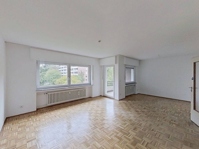 Luminoso bilocale ben distribuito con BALCONE e bagno con vasca a Bielefeld-Senne – Ansicht I: Wohn- und Esszimmer