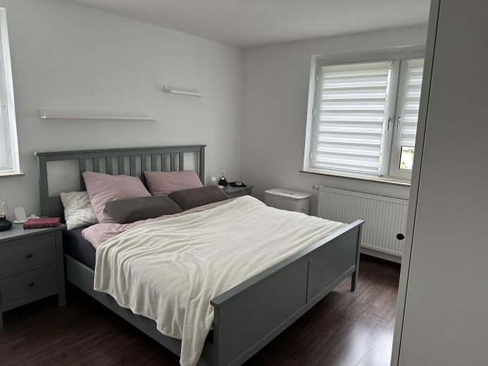 Gepflegte Wohnanlage mit 8 Wohneinheiten in Solingen-Ohligs – provisionsfrei – Beispiel Schlafzimmer