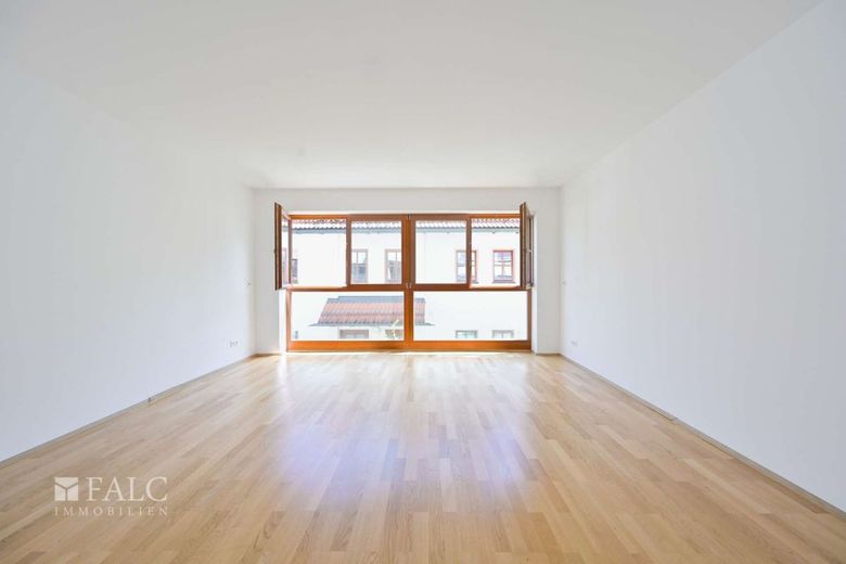 Wohnglück auf vier Ebenen - modernes Reihenmittelhaus in begehrter Lage von Feldmoching – 1. OG großer Raum