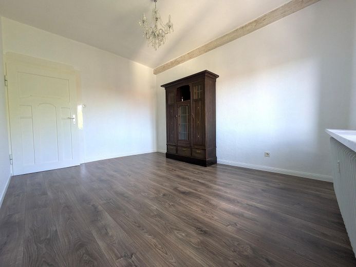 Charmant chez-soi ou investissement : emplacement central, sans commission – Schlafzimmer