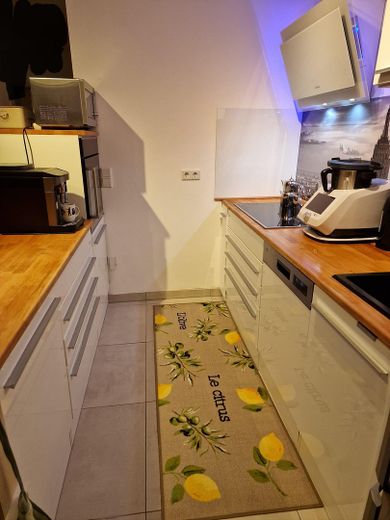 Küche neu (steht zum Verkauf)