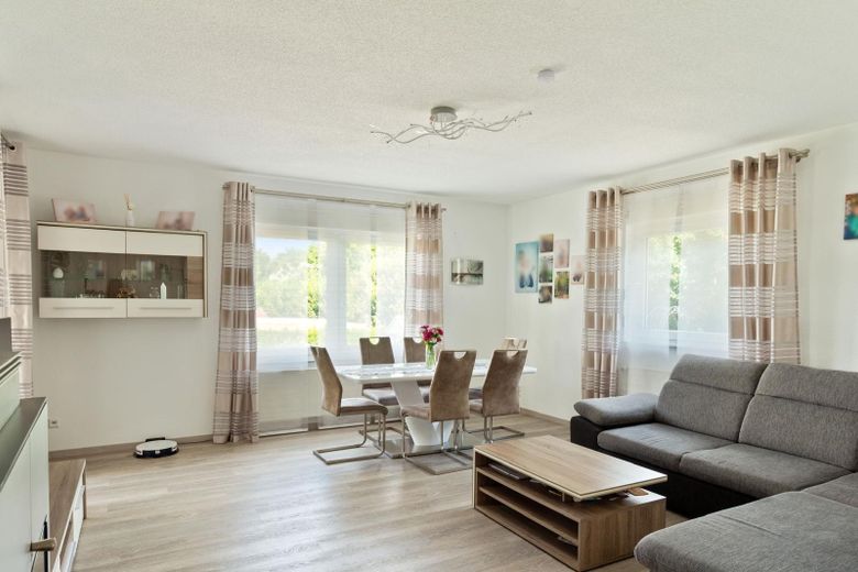 Modernes Einfamilienhaus / Bungalow mit großem Garten und viel Platz für die ganze Familie – Foto 9