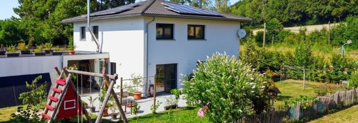 360° | Modernes KfW-40-Plus-Haus mit großem Garten, Doppelgarage & Carport