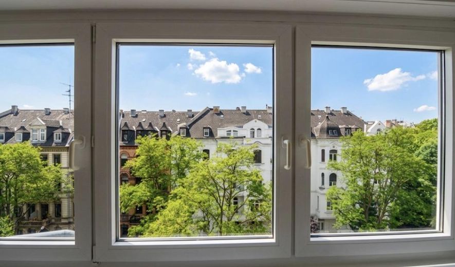 Exklusive 3-Zimmer-DG-Wohnung mit Einbauküche in Wiesbaden – Foto 6