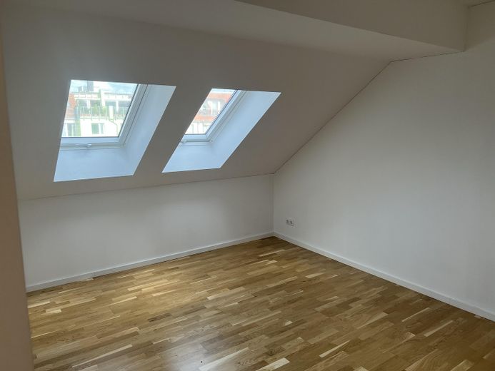 5-Zimmer-Wohnung mit schöner Dachterrasse Nähe Prenzlauer Berg – Schlafzimmer 3 im Dachgeschoss