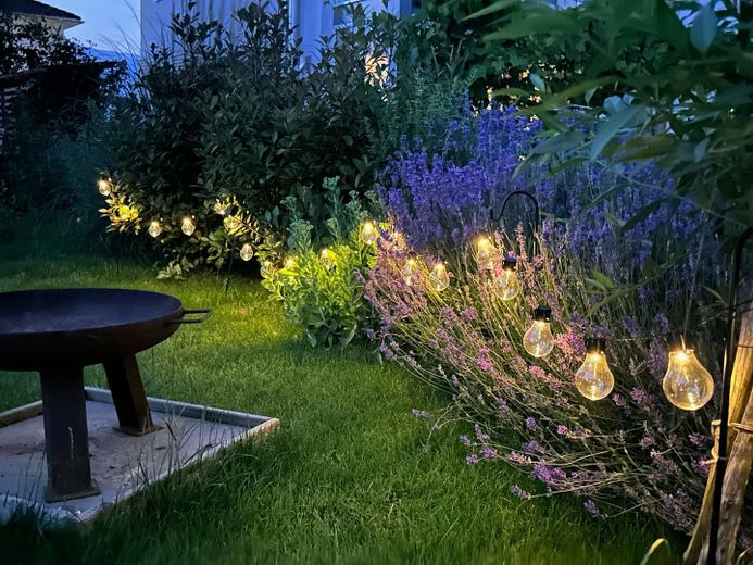 Raum zum Entfalten: Haus in Friedberg mit 120 Quadratmetern – Gartenblick