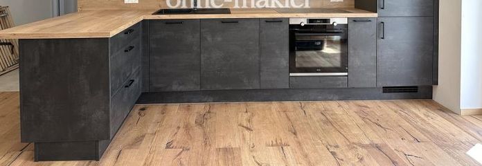 Appartamento al piano terra di 5 locali, cucina componibile, parquet, terrazza e giardino