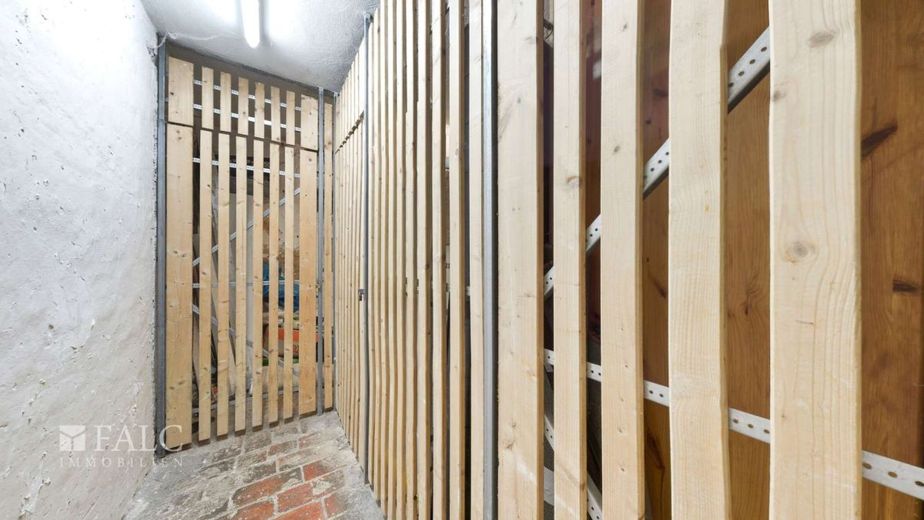 Großzügige 4-Zimmer-Wohnung mit Garten in Stuttgart Bad-Cannstatt – Keller_1