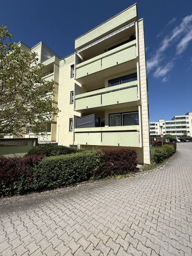 Hochparterre Wohnung