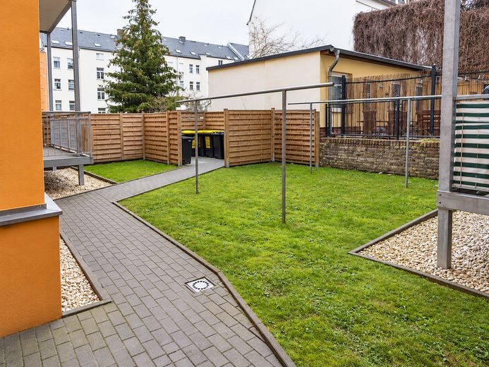 Balkonlu ve ankastre mutfaklı, tarihi çok aileli konutta çekici, modernize edilmiş 2 odalı daire - %6 getiri – Hinterhof