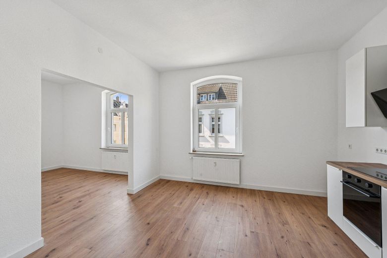 PROVISIONSFREIE renditestarke Kapitalanlage mit Aufteilungspotenzial und modernisierten Wohnungen – Wohnung 2 OG rechts