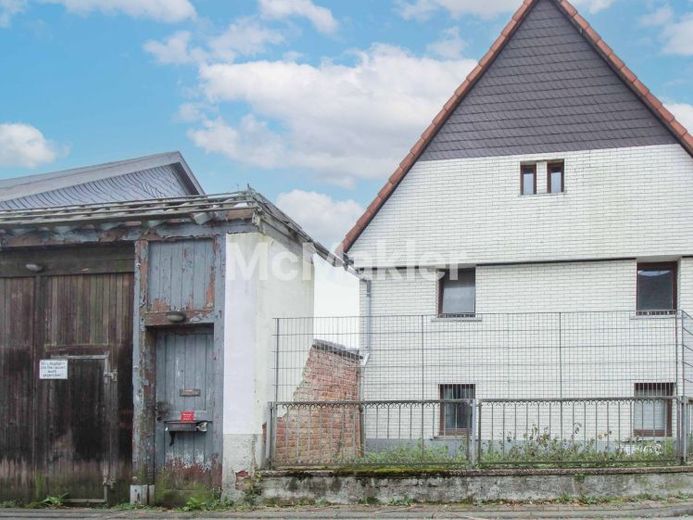 Chance für Neubau: Sanierungs- oder Abrissobjekt in Eppstein-Ehlhalten mit tollem Hof – Foto 1