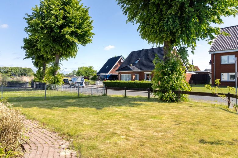 Einfamilienhaus mit viel Potenzial und Raum für eigene Ideen – Garten