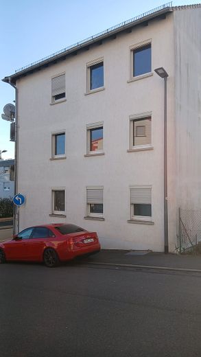 MFH mit 3 Wohnungen - Zentrale Lage - Freistehend – Foto 2