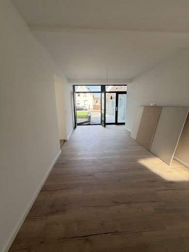 Kernsaniertes, Haus inklusive zweier Stellplätze und Garten – Foto 7