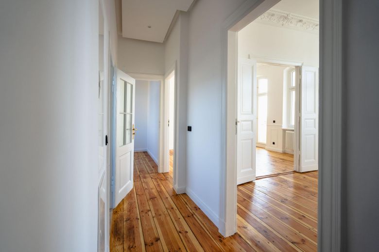 Provisionsfrei: Erstbezug am Volkspark Wilmersdorf, 3-Zi Stuck-Altbau, Balkon, Blicke über die Stadt – Flur