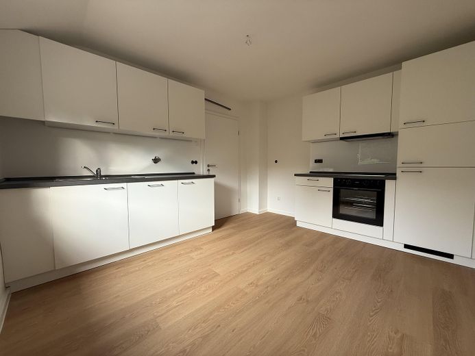 Sanierte Dachgeschosswohnung mit Fußbodenheizung und Stellplatz zum Erstbezug – फोटो 4
