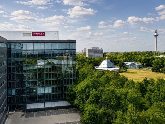 ATIK: Repräsentative Büroflächen in hervorragender Lage mit viel Tageslicht – Foto 1