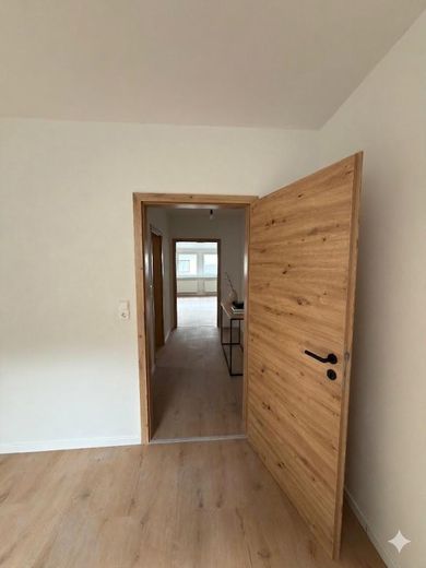 Wohnung: 130 m² (zwei Bäder) + 40m² Speicher | Balkon & Garage – Foto 13