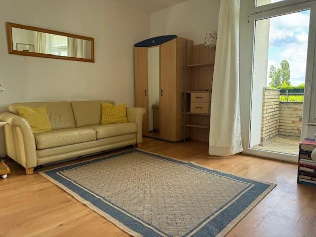 helles, ruhiges Apartment direkt am Volkspark Schöneberg und U-Bahn – Wohnraum
